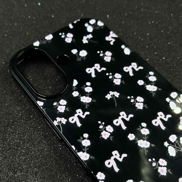 قاب FLOWE گوشی آیفون 16