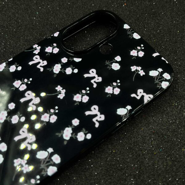 قاب FLOWE گوشی آیفون 16
